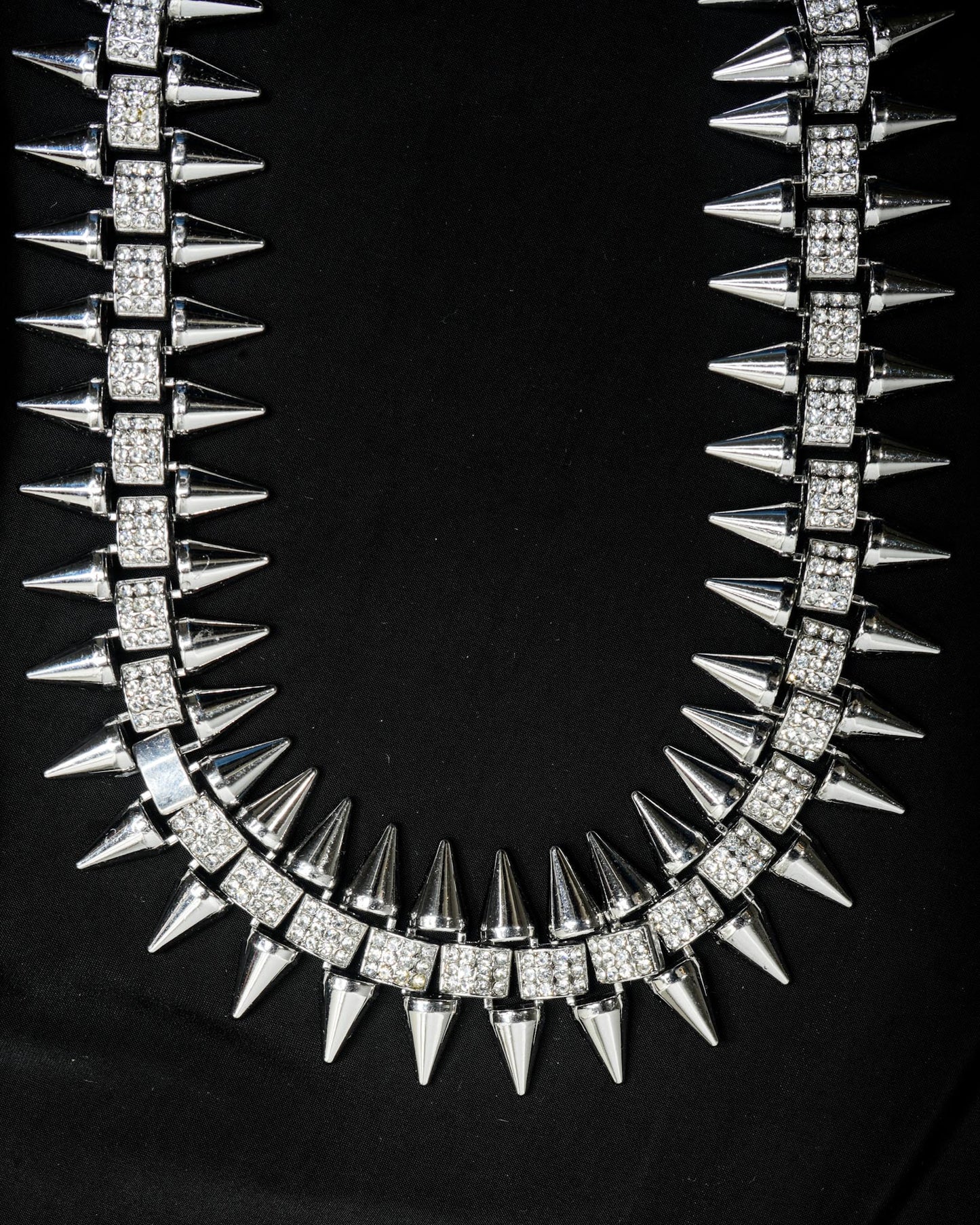 Apex Spike Collar