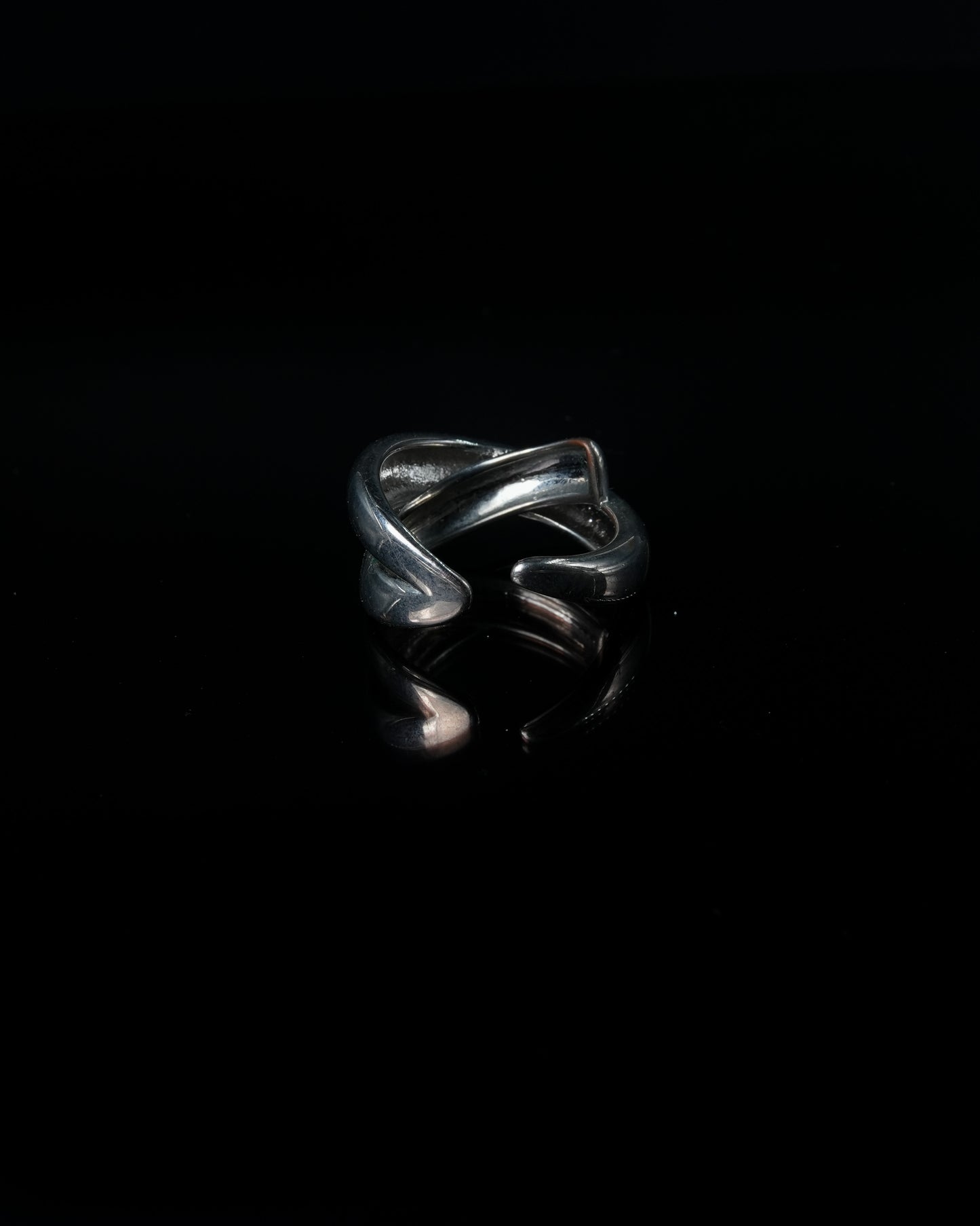 Manaca Orbital Flow Ring