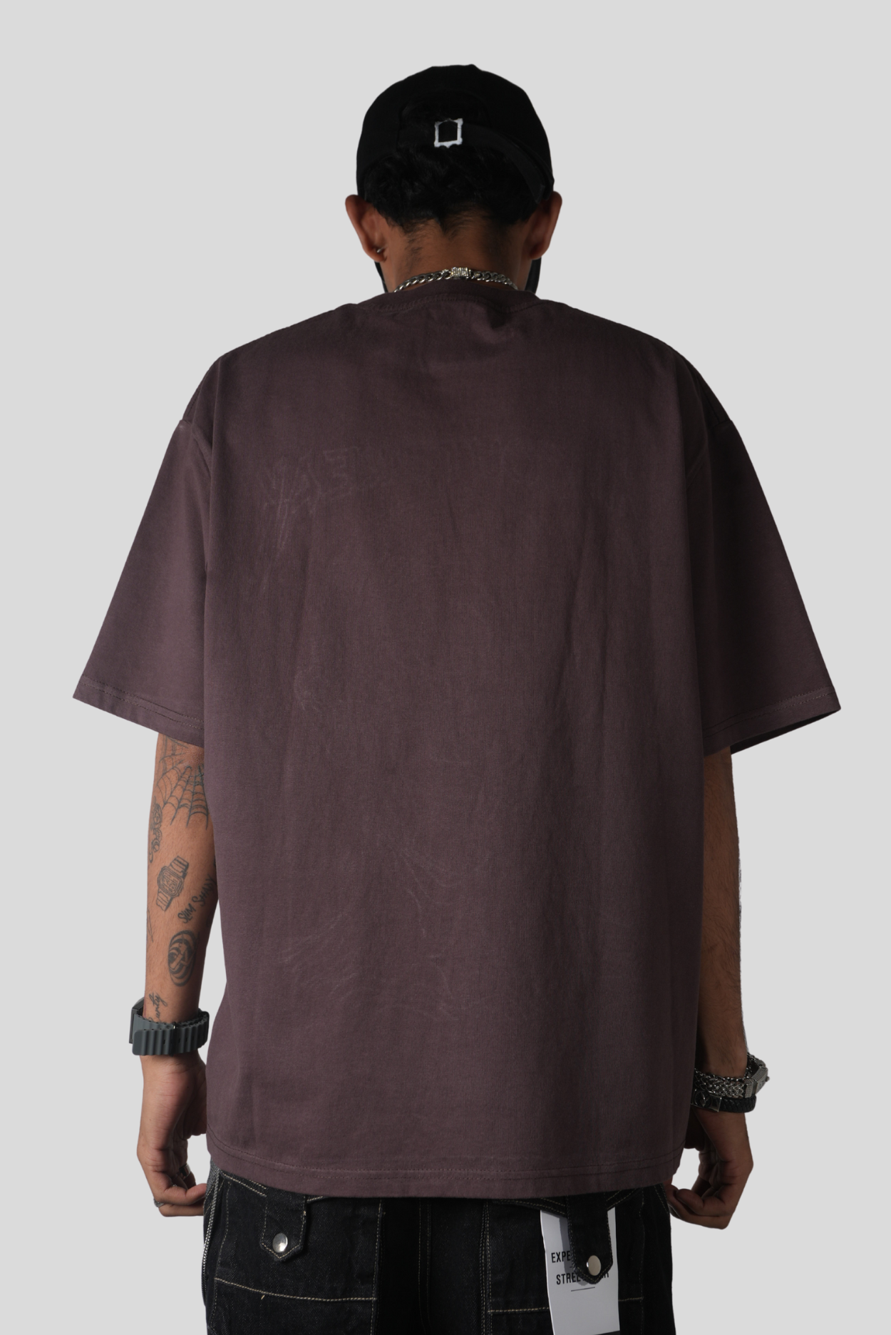 STRINGREY EMBROIDERED TEE