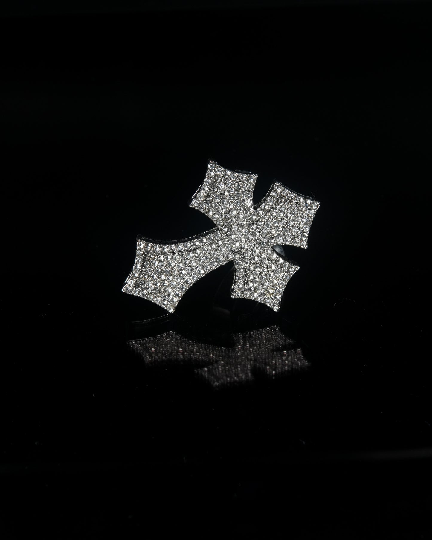 Manaca Cosmic Cross Ring