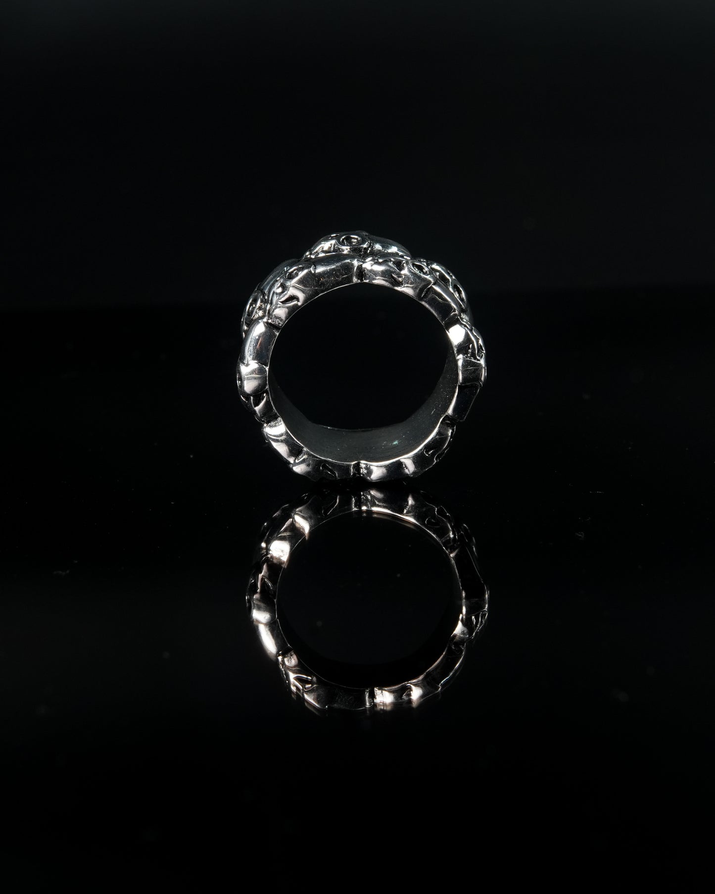 Manaca Skull Nexus Ring