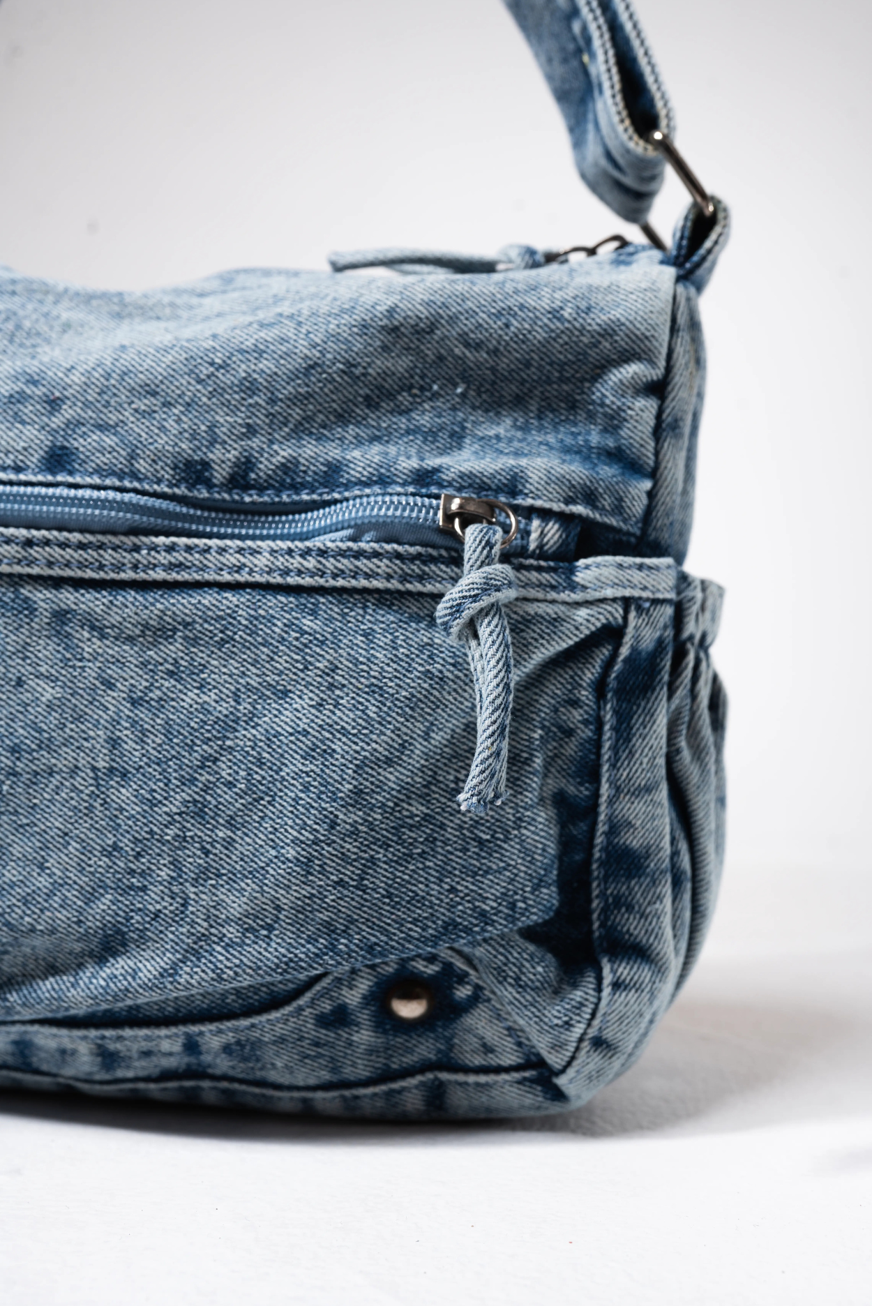 MANACA Ironfade Shoulder Bag