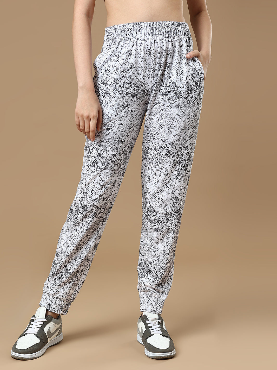Women Grey and White Color Pant