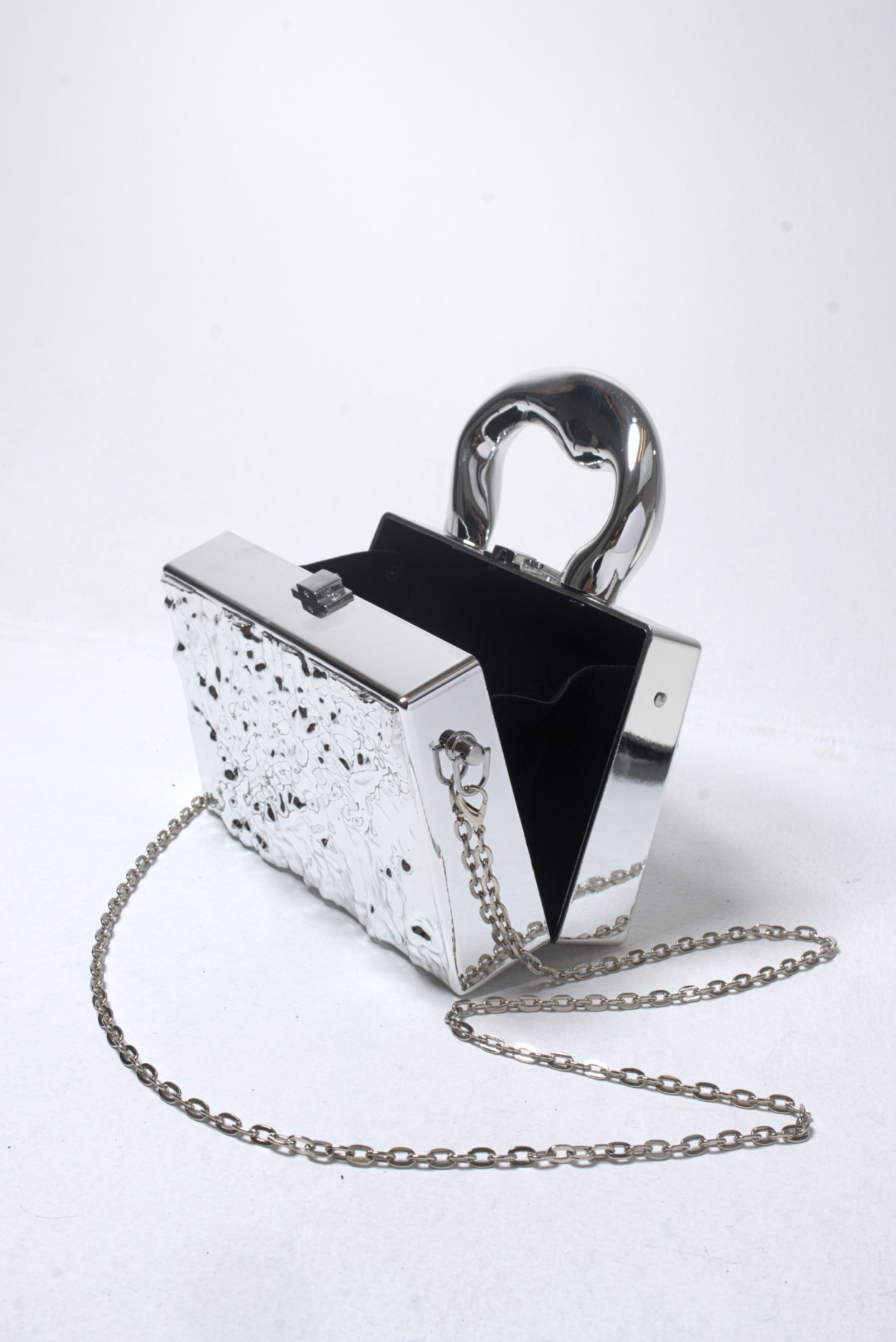 Crater Surface Clutch