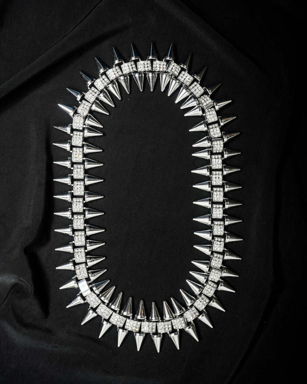 Apex Spike Collar