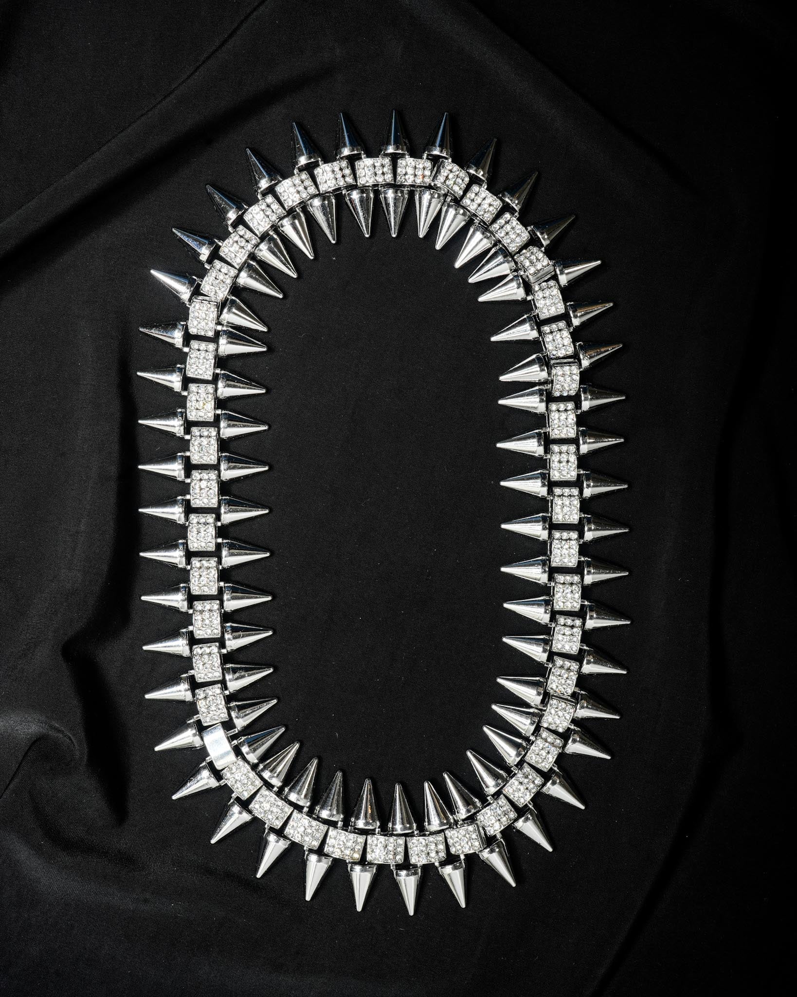 Apex Spike Collar