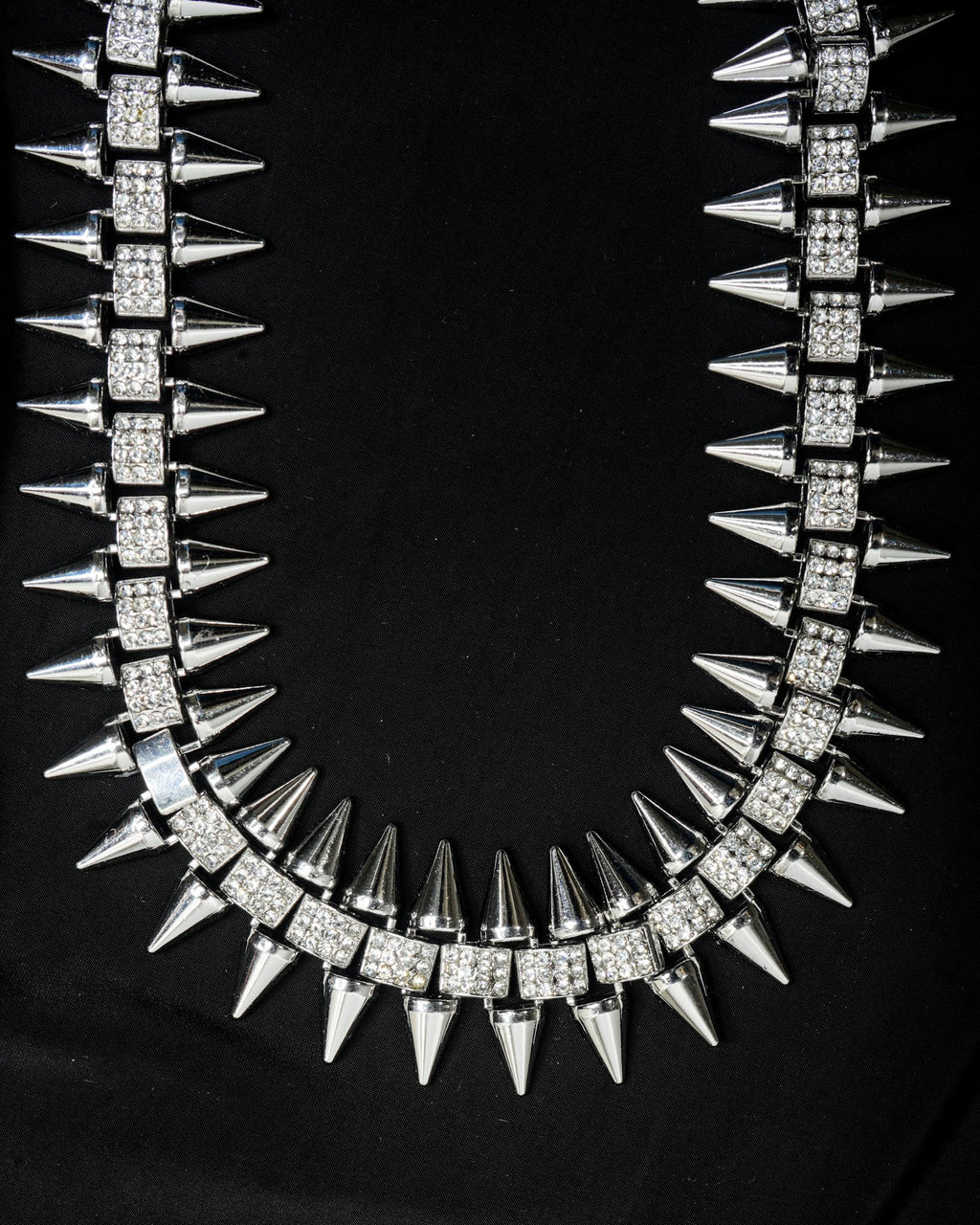 Apex Spike Collar