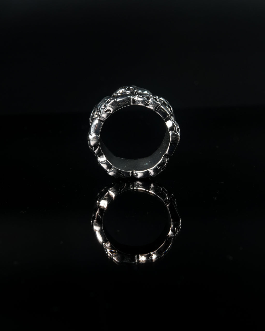 Manaca Skull Nexus Ring