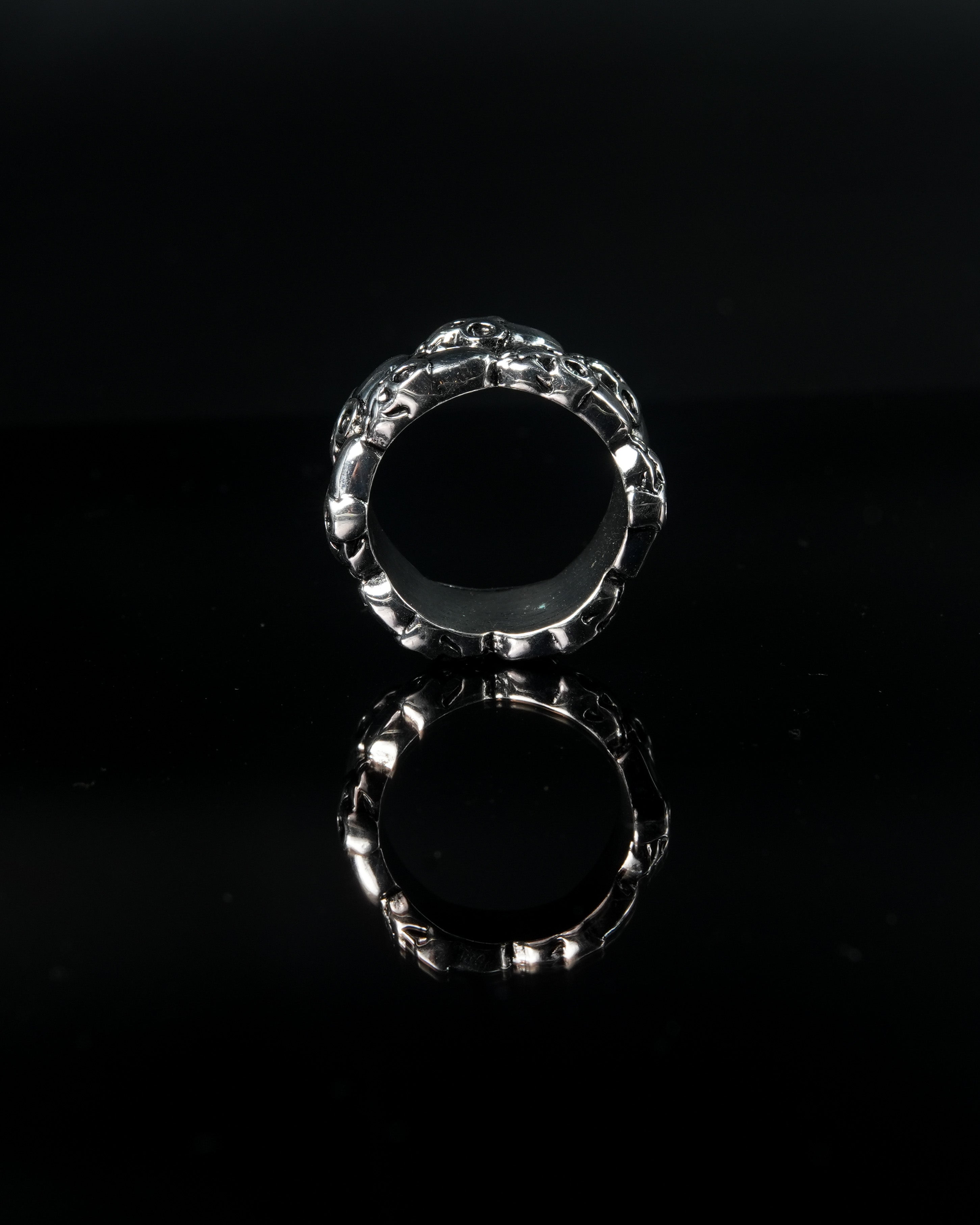 Manaca Skull Nexus Ring
